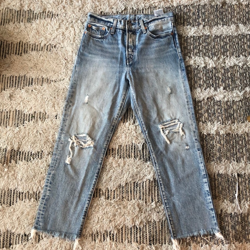 Distressed Levi wedgie Jean